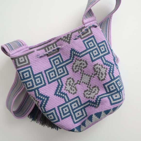 Colombian Wayuu Mochila Bag with Tassels - Picture 4 of 5